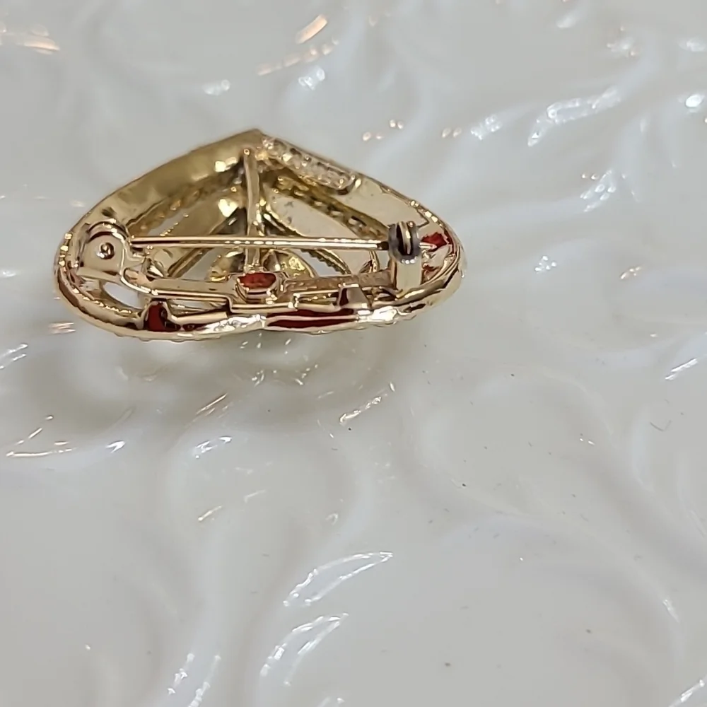 Vintage GERRY Heart Pin
